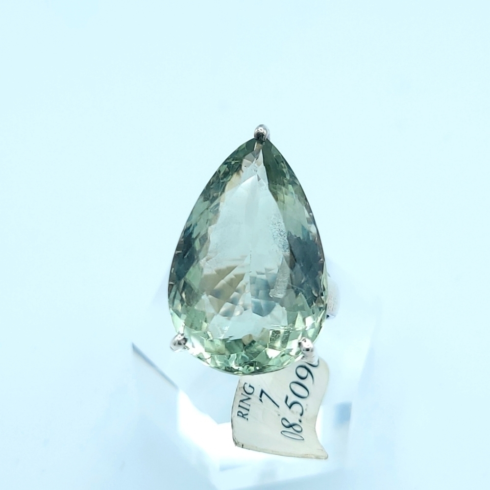 Green Amethyst pear-shaped statement ring